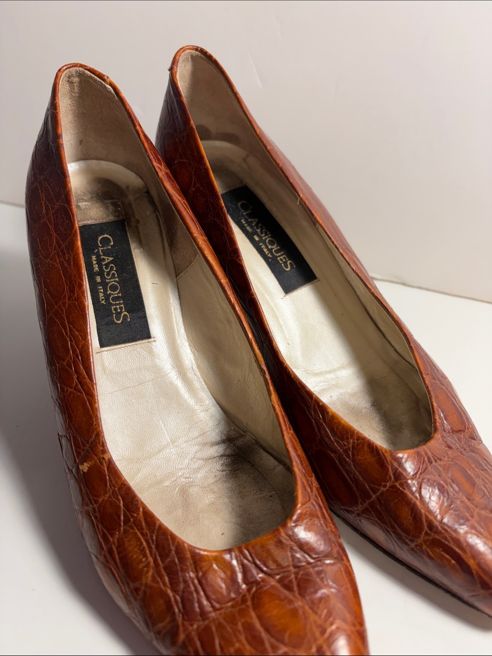 Vintage Women's Croc-Texture Brown Leather Pumps